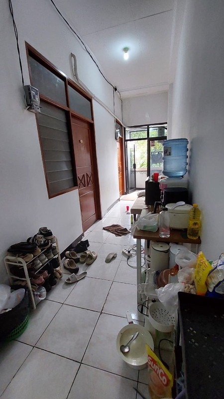 Ruko 4 Lantai Lokasi Strategis Dekat Alun-Alun Kota Bandung dengan 5 Kamar Kost 