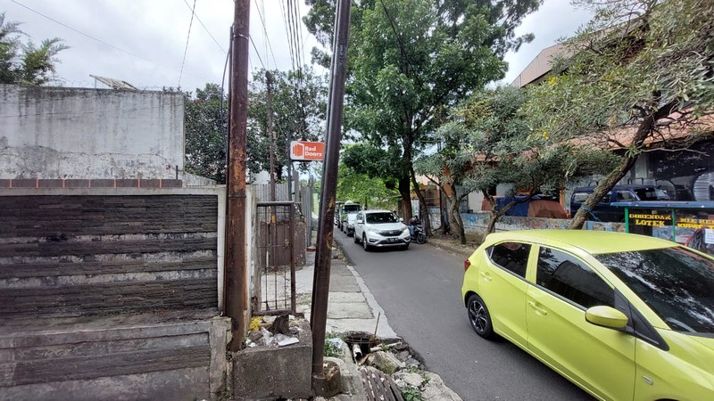 Ruko 4 Lantai Lokasi Strategis Dekat Alun-Alun Kota Bandung dengan 5 Kamar Kost 