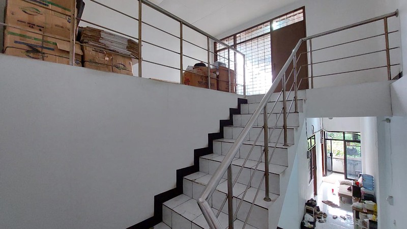 Ruko 4 Lantai Lokasi Strategis Dekat Alun-Alun Kota Bandung dengan 5 Kamar Kost 