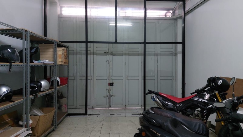 Ruko 4 Lantai Lokasi Strategis Dekat Alun-Alun Kota Bandung dengan 5 Kamar Kost 