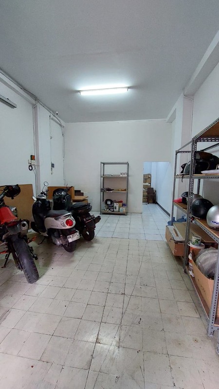 Ruko 4 Lantai Lokasi Strategis Dekat Alun-Alun Kota Bandung dengan 5 Kamar Kost 