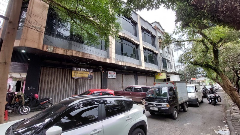 Ruko 4 Lantai Lokasi Strategis Dekat Alun-Alun Kota Bandung dengan 5 Kamar Kost 