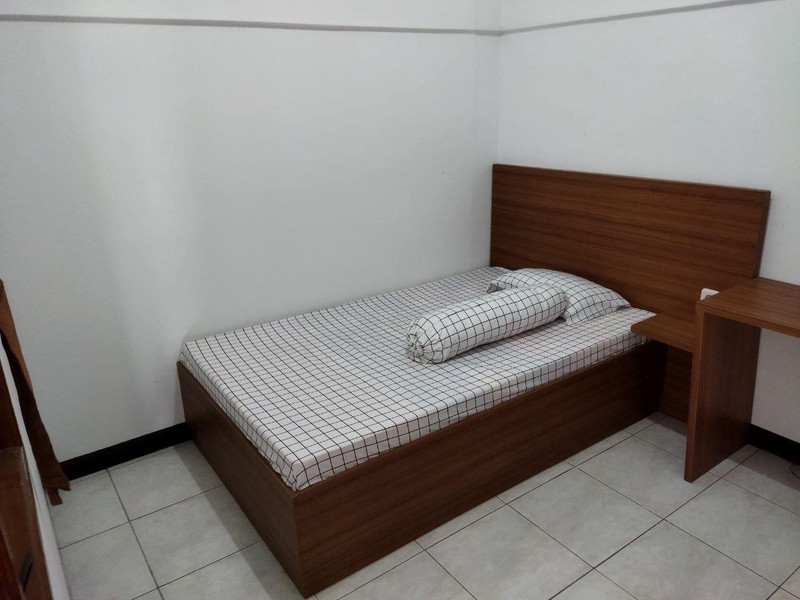 Ruko 4 Lantai Lokasi Strategis Dekat Alun-Alun Kota Bandung dengan 5 Kamar Kost 