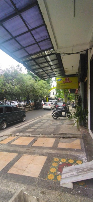 Ruko 4 Lantai Lokasi Strategis Dekat Alun-Alun Kota Bandung dengan 5 Kamar Kost 