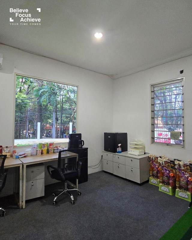 Rumah Hook 2 Lantai di Kebayoran Baru - Luas, Prestisius, dan Penuh Potensi