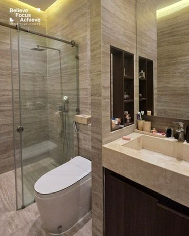 Rumah Hook 2 Lantai di Kebayoran Baru - Luas, Prestisius, dan Penuh Potensi