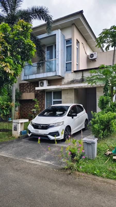 Dijual rumah depan t aman dalam cluster bebas banjir di Grand Wisata  