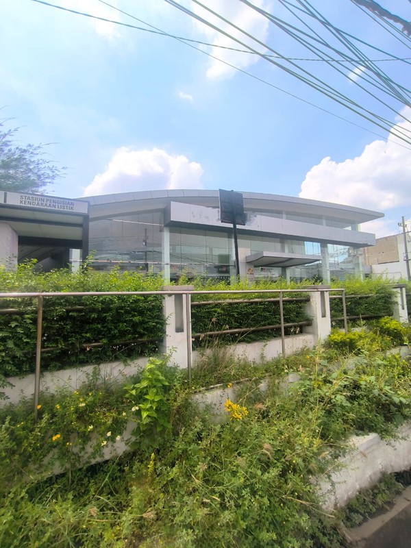 DIJUAL CEPAT BANGUNAN KOMERSIL EX SHOWROOM RAYA TAMAN SIDOARJO JAWA TIMUR