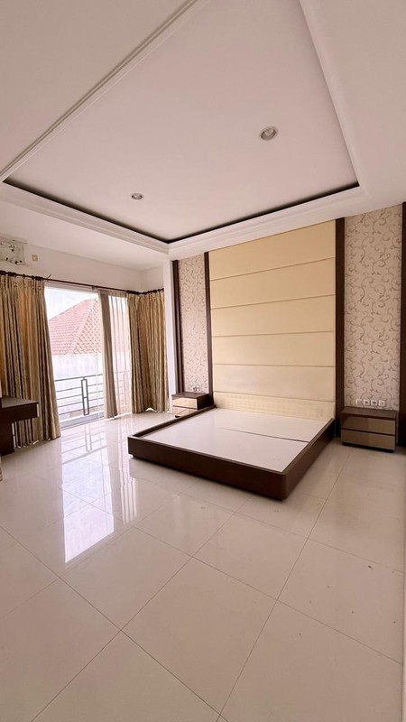 DIJUAL RUMAH MODERN 3 LANTAI ARAYA 1 GALAXY BUMI PERMAI SURABAYA
