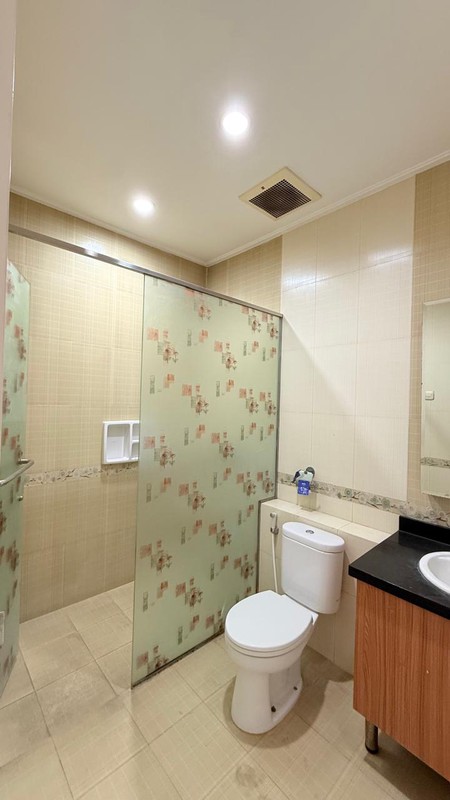 DIJUAL RUMAH MODERN 3 LANTAI ARAYA 1 GALAXY BUMI PERMAI SURABAYA