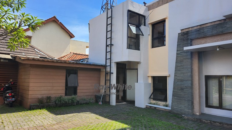 REPOSISI HARGA Ex Kantor di pinggir jalan Soekarno Hatta dekat RS Al Islam dan Polda JaBar