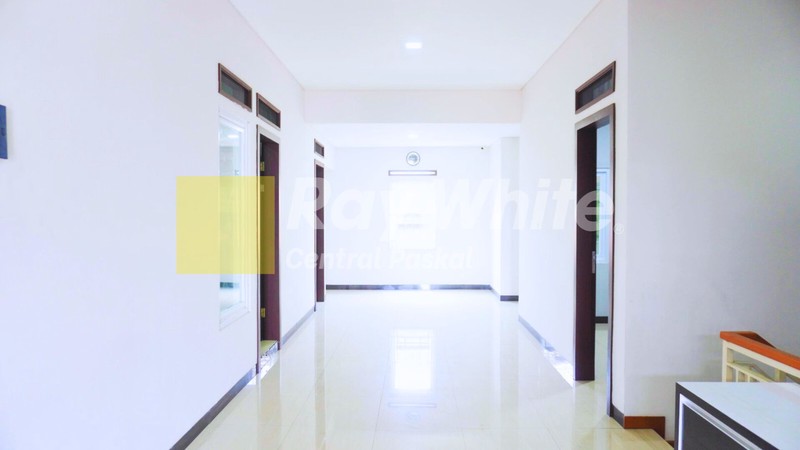 Rumah Tinggal Cantik dan Terawat di Bandung Timur - Bangunan Baru