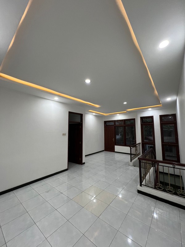Dijual Rumah 2 Lantai Di Dekat Unair Kampus C Surabaya