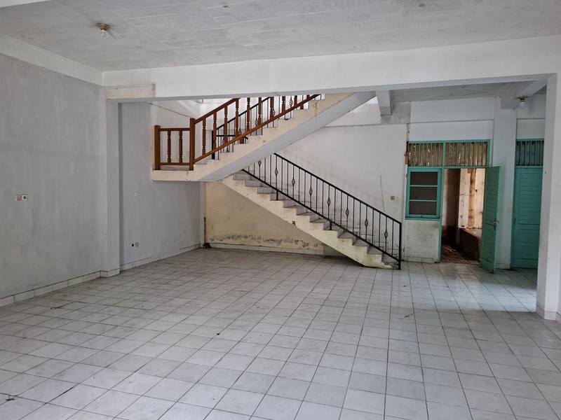 Ruko Strategis Luas 900 Meter Persegi di Jalan Menukan Mergangsan Parkir Luas & Lokasi Super Premium