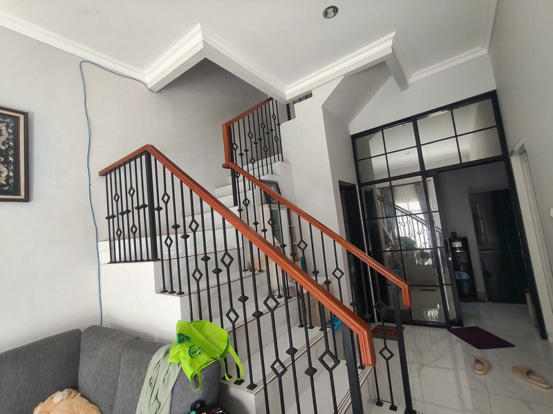 DIJUAL RUMAH 2 LANTAI-VILLA MUTIARA INDAH-KALIMULYA-DEPOK
