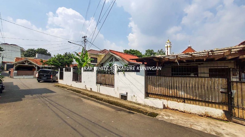 Rumah Strategis di Kemanggisan Ilir Palmerah - Dekat BINUS & Sudirman