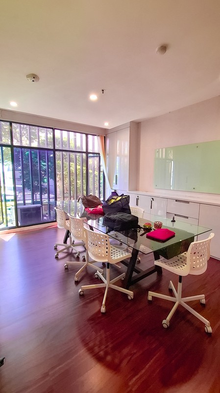 2 ruko gandeng strategis di tower Cottonwood Apt serpong green view Tangerang Selatan Banten full furnished cocok untuk usaha F&B