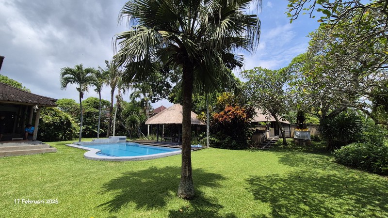 For Sale - 16.6 Are Land With House & Swimming Pool - Bona, Gianyar