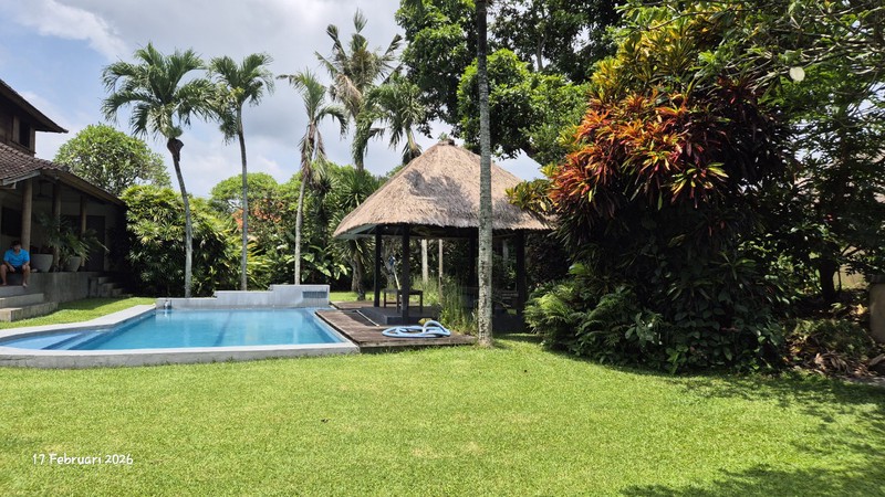 For Sale - 16.6 Are Land With House & Swimming Pool - Bona, Gianyar
