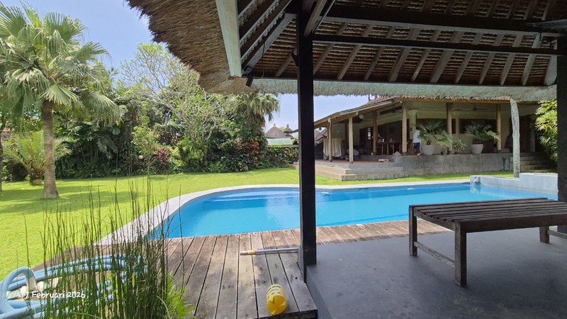For Sale - 16.6 Are Land With House & Swimming Pool - Bona, Gianyar