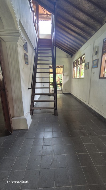 For Sale - 16.6 Are Land With House & Swimming Pool - Bona, Gianyar