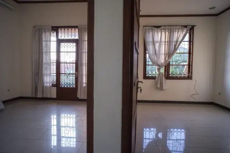 Jual Rumah Cantik 2 Lantai Margorejo Indah Surabaya Selatan