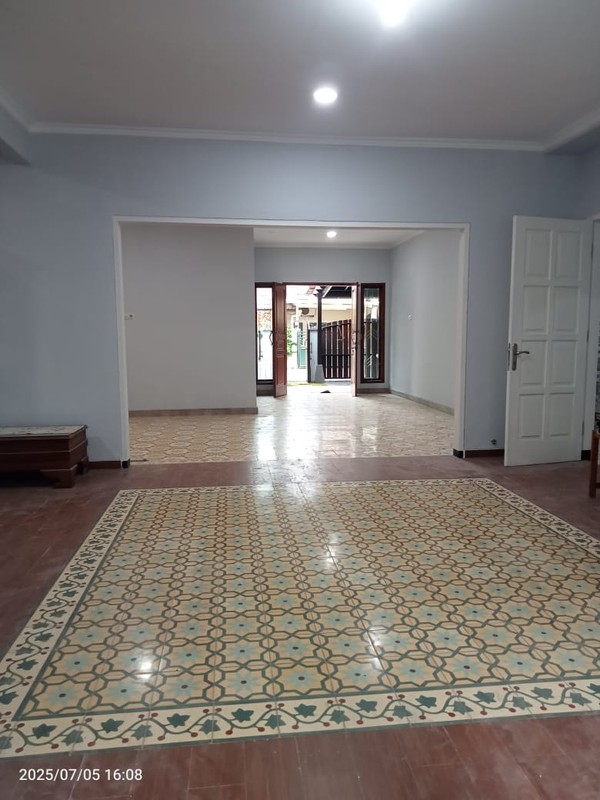 Dijual Rumah Mewah Siap Huni di Rungkut, Surabaya