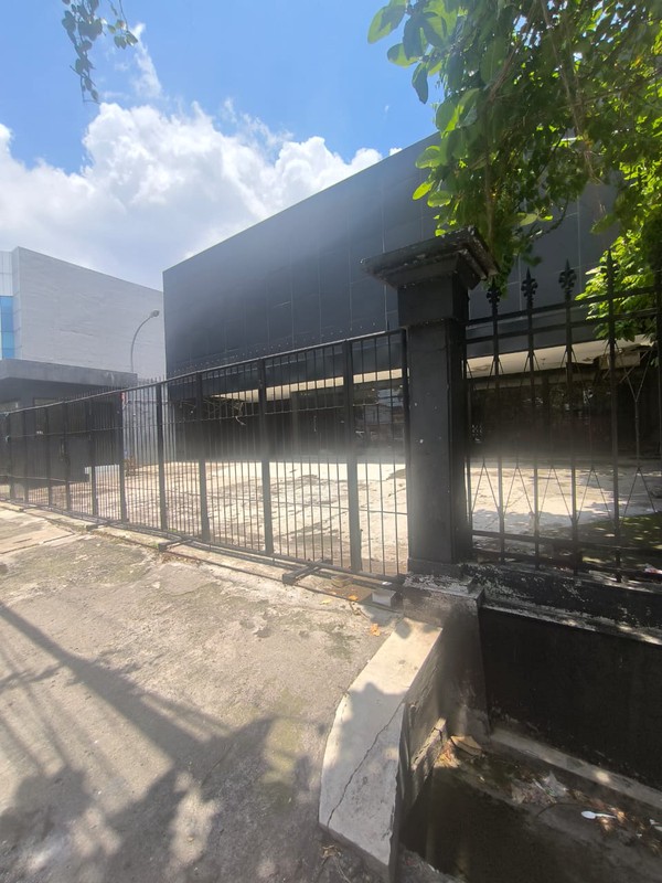 DIJUAL CEPAT BANGUNAN KOMERSIL  NOL JALAN RAYA DIPONEGORO SURABAYA PUSAT