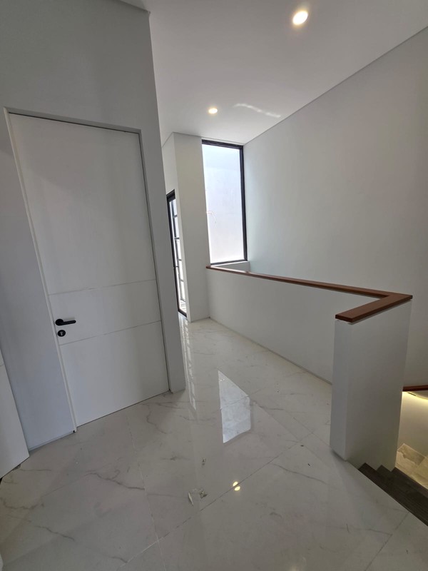 Dijual Rumah BARU Modern 2 Lantai Surabaya Timur Jl. Sutorejo Prima Indah Utara