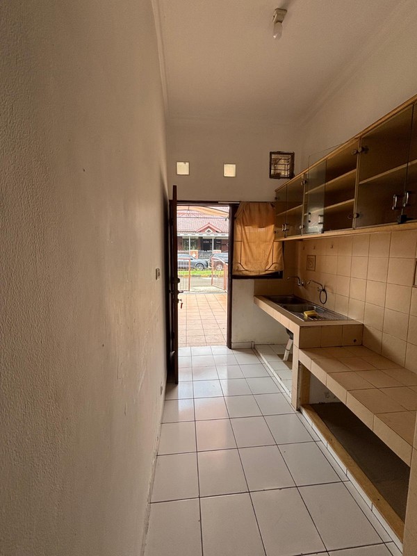 Flash Sale. Rumah standar Villa Melati Mas, Serpong