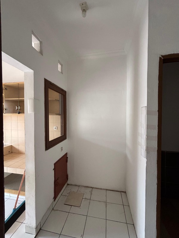 Flash Sale. Rumah standar Villa Melati Mas, Serpong