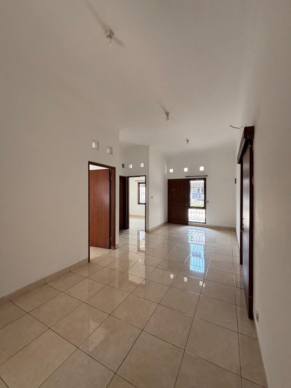 Flash Sale. Rumah standar Villa Melati Mas, Serpong