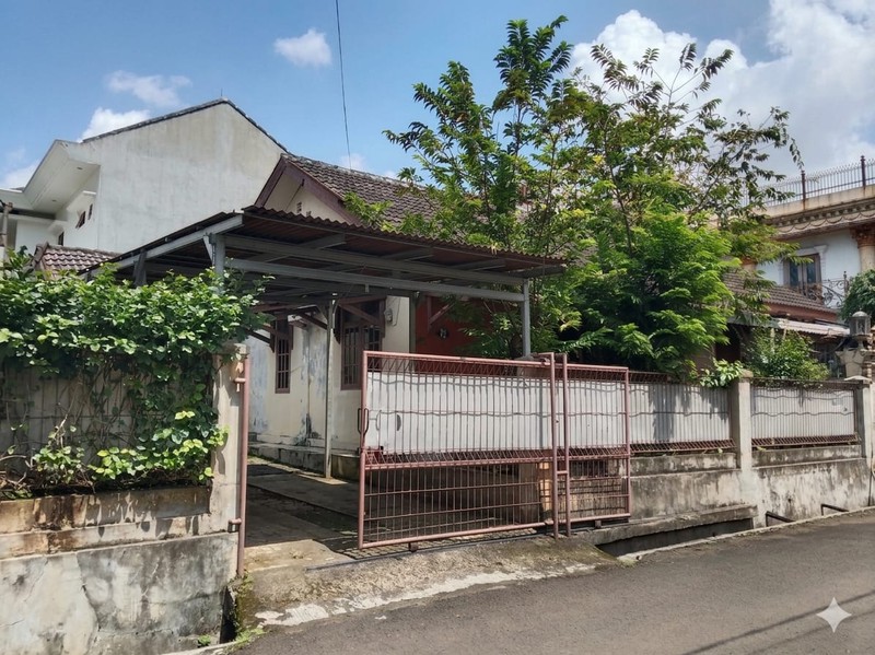 RUMAH STRATEGIS DI PERUMAHAN PERMATA PAMULANG, PAMULANG, TANGERANG SELATAN BANTEN