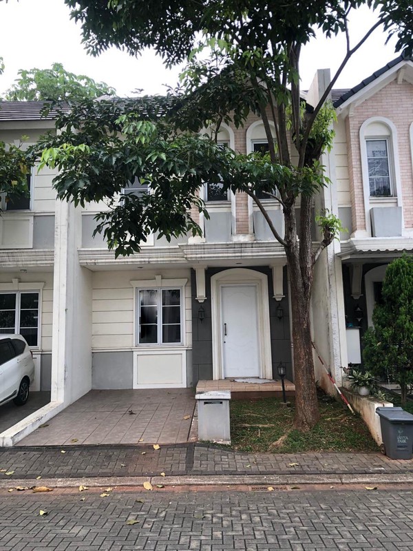 Rumah Full Furnished  di Vanya Park Cluster Azura BSD City 