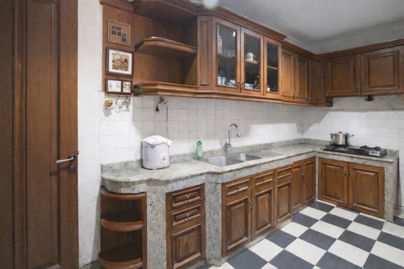 Rumah hoek desain klasik di Kelapa Sawit Raya, Kelapa Gading