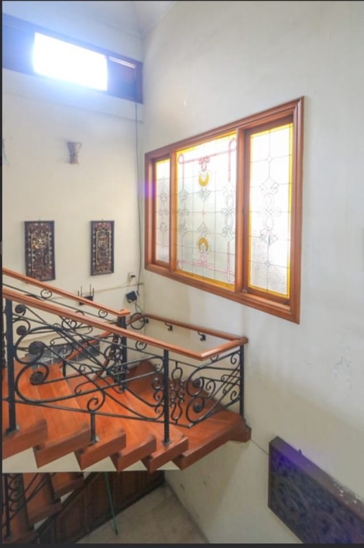 Rumah hoek desain klasik di Kelapa Sawit Raya, Kelapa Gading