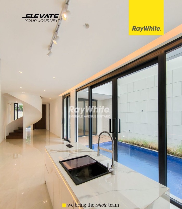 Rumah Baru Baru Desain Minimalis Di Lengkapi Pool Di Kemang, Jaksel