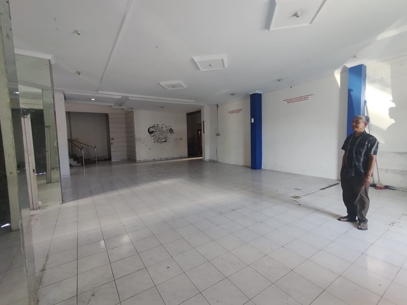 Disewakan Ruang Usaha Strategis 2 Lantai di Jl. Godean Sleman Luas & Siap Pakai, Nogotirto, Gamping, Sleman