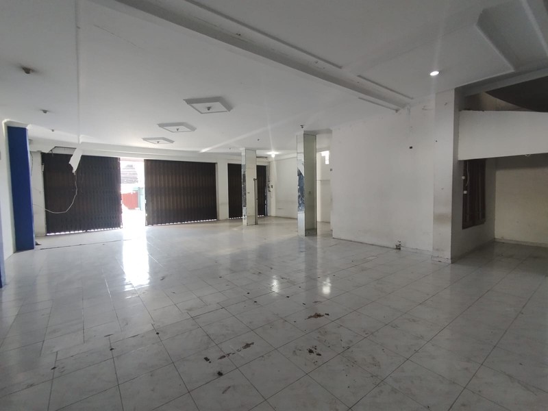 Disewakan Ruang Usaha Strategis 2 Lantai di Jl. Godean Sleman Luas & Siap Pakai, Nogotirto, Gamping, Sleman