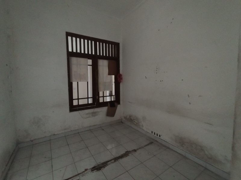 Disewakan Ruang Usaha Strategis 2 Lantai di Jl. Godean Sleman Luas & Siap Pakai, Nogotirto, Gamping, Sleman