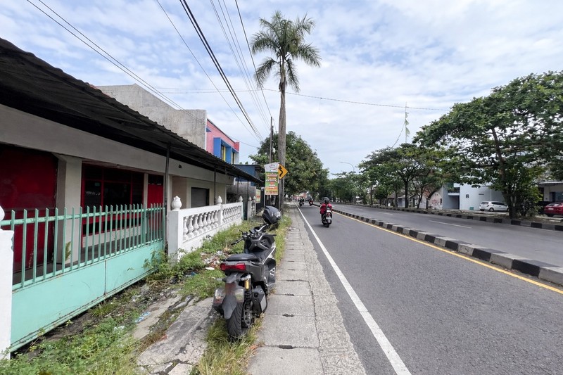 Sewa Ruang Usaha/Rumah Strategis 600 Meter Persegi Area Kampus UMY, di Ambarketawang, Gamping, Sleman 