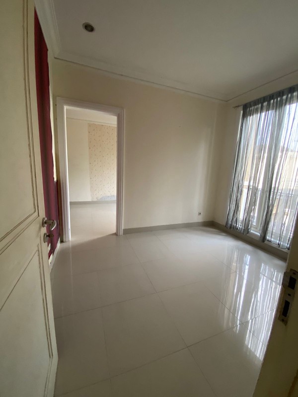 Jual Murah!! rumah di Les Belles Mainsons Serpong 