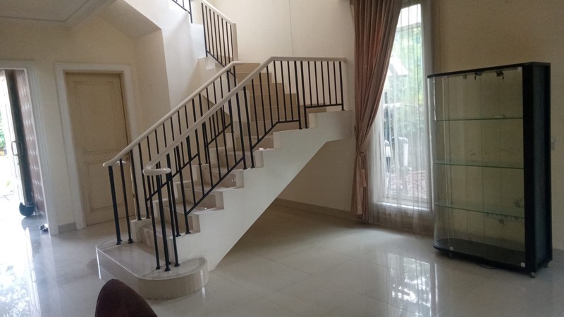 Jual Murah!! rumah di Les Belles Mainsons Serpong 