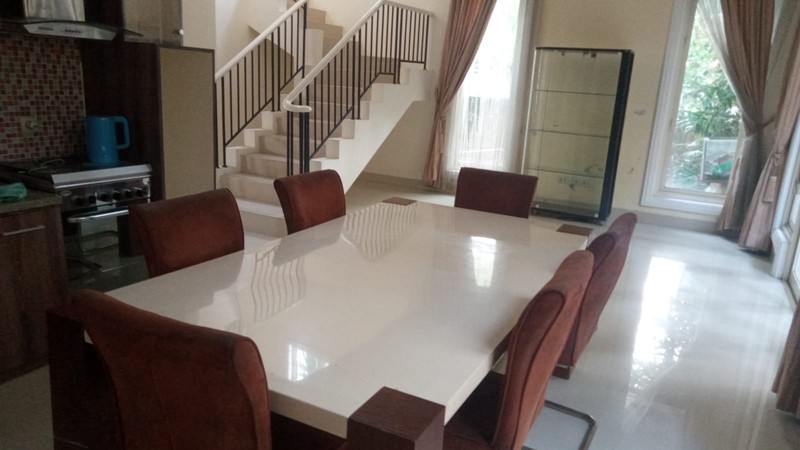 Jual Murah!! rumah di Les Belles Mainsons Serpong 