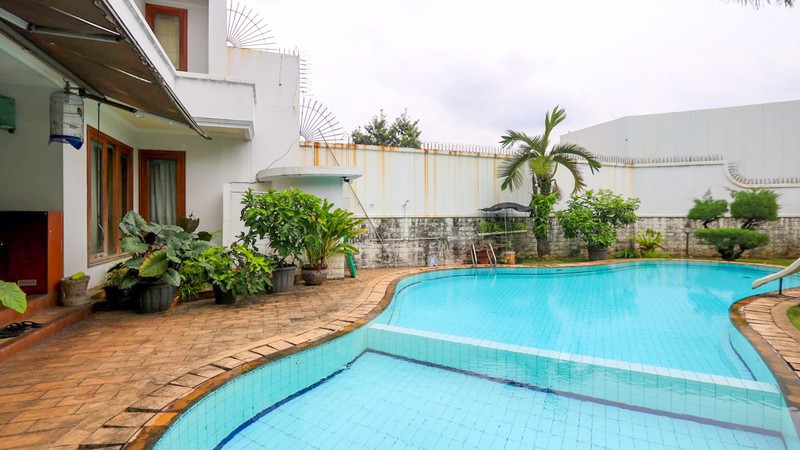 Rumah Mewah di Pondok Indah - Lokasi Elite, Akses Mudah ke Kebayoran Baru & Sekitarnya!