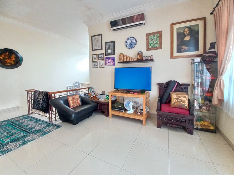 Rumah Mewah Elegan di Legenda Wisata Cibubur, dekat Kota Wisata