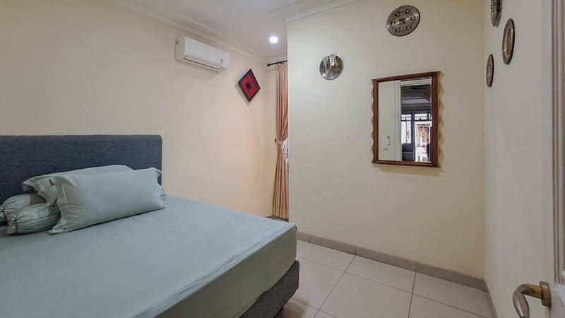 Rumah Mewah Elegan di Legenda Wisata Cibubur, dekat Kota Wisata