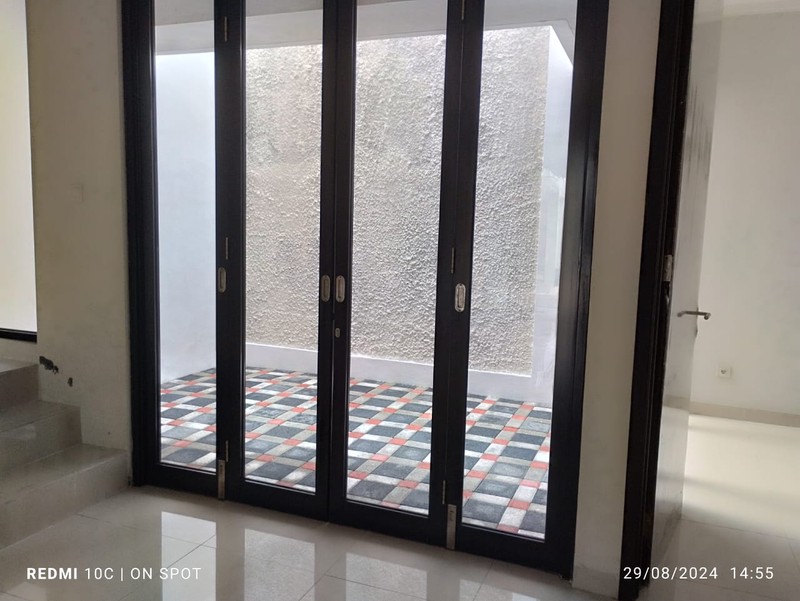 Rumah Baru 2 Lantai Siap Huni dengan Hunian Nyaman dan Asri @Bintaro