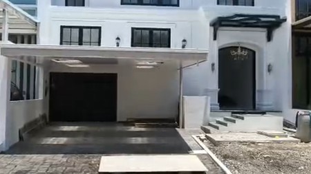 7 Milyar-an Dijual Rumah Baru Pakuwon Indah The Mansion - New American Classic Surabaya Barat - Spesial Attic Rooftop Desain 3 Lantai - Strategis lokasi dekat Pakuwon Mall, Graha Family , Citraland 