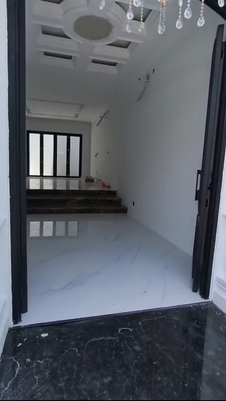 7 Milyar-an Dijual Rumah Baru Pakuwon Indah The Mansion - New American Classic Surabaya Barat - Spesial Attic Rooftop Desain 3 Lantai - Strategis lokasi dekat Pakuwon Mall, Graha Family , Citraland 